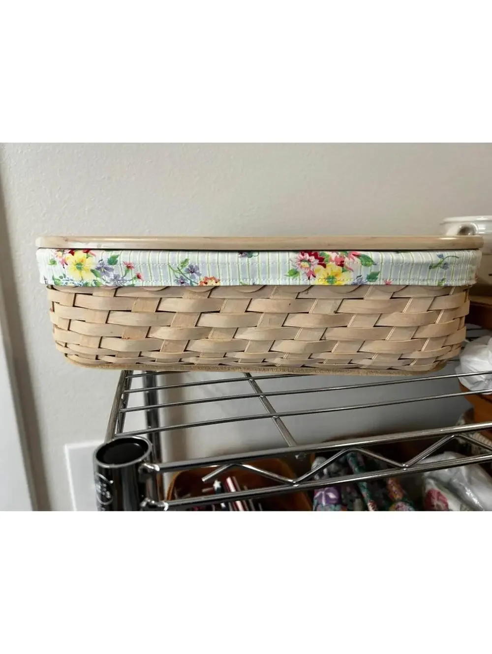 Longaberger Boutique tissue basket soft white mixed bouquet floral liner & lid
